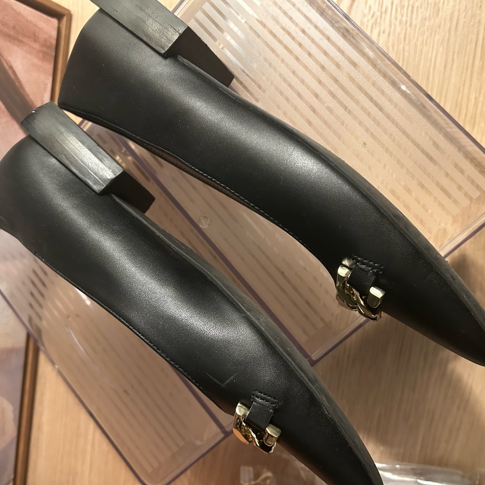 EUC Linea Paolo Christa Slingback Flat In Black round toe loafer gold chain 8 - Picture 4 of 5